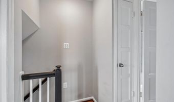 5812 N KINGS Hwy, Alexandria, VA 22303
