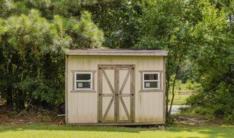 106 Westlake Cir, Americus, GA 31709