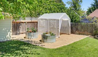 524 Drager St, Ashland, OR 97520