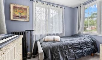 8911 Manor Ave, Allen Park, MI 48101
