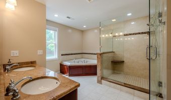13 Lantern Ln, Billerica, MA 01821