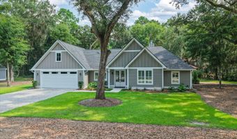 24 Alumni Rd, Beaufort, SC 29907