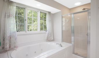 10834 HILLBROOKE Ln, Potomac, MD 20854