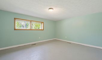 21 Daggett Rd, Attleboro, MA 02703