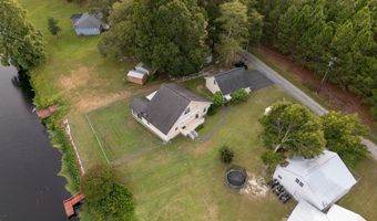 530 Walker Ln, Baxley, GA 31513