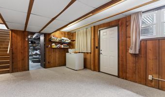 2944 Monroe Dr, Ames, IA 50010