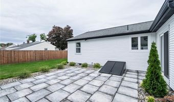 55 Brookfield Dr, Cranston, RI 02920