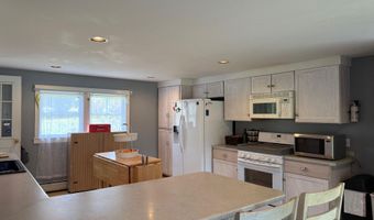 806 Main St, Albany, VT 05820