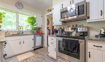 1201 Overlook Dr, Alliance, OH 44601