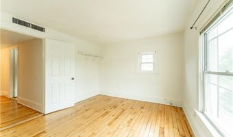 1122 Pawtucket Ave, East Providence, RI 02916