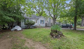 228 Saddle River Rd, Airmont, NY 10952