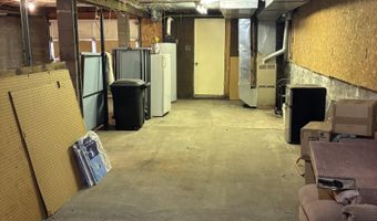 503 Benton Ave W, Albia, IA 52544