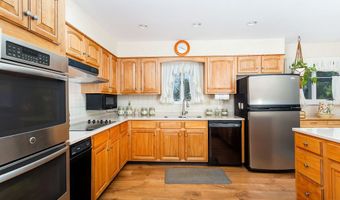 13 Elmar Dr, Danbury, CT 06811