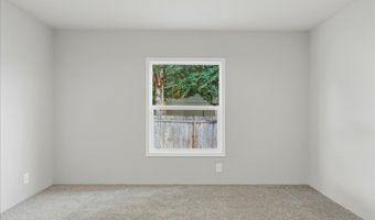 20815 WALNUT St, Aurora, OR 97002