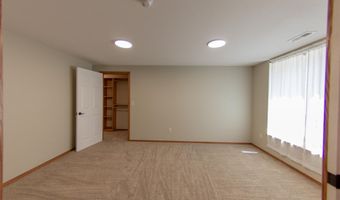 707 S Hedgewood Cir, Andover, KS 67002