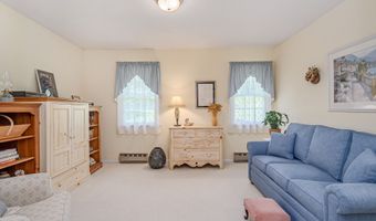 3 Red Barn Ln, Brookfield, CT 06804