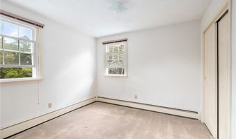 20 Adirondack Dr, East Greenwich, RI 02818