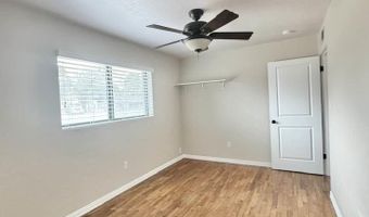 1422 S Country Club Cir, Carlsbad, NM 88220