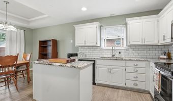 1204 Wendy Ln, Altus, OK 73521