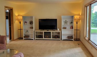 715 S Dodge St, Algona, IA 50511