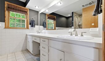 858 Cliffside Dr, Akron, OH 44313
