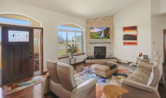 504 W Palmer Cir, Aberdeen, SD 57401