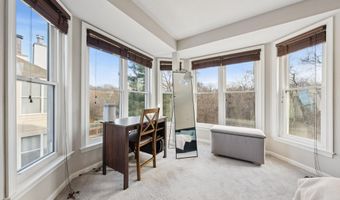 7307 CASTLEBERG Ct, Alexandria, VA 22315