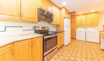 1877 Arlington Blvd, Ann Arbor, MI 48104