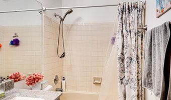 1715 Riverwood Dr, Algonquin, IL 60102