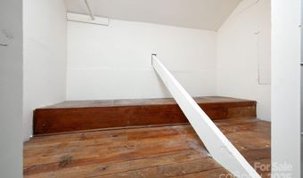 49 Pinedale Rd, Asheville, NC 28805