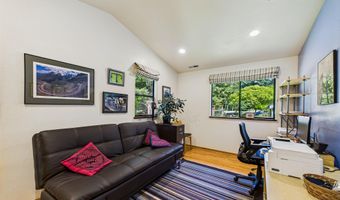 402 Tanglewood Rd, Arcata, CA 95521