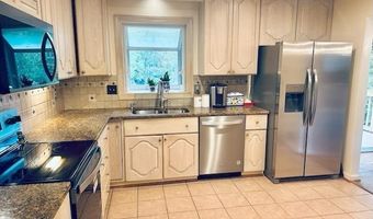 8502 WOODBINE Ln, Annandale, VA 22003