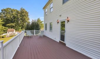 1 E Gate Rd, Danbury, CT 06811