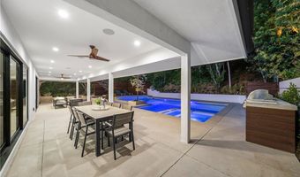16105 Clear Oak Dr, Encino, CA 91436