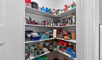 2030 Larry Ln, Bentonville, AR 72713