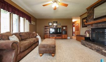 48224 266th St, Brandon, SD 57005