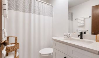 65 Peddlars Dr 65, Branford, CT 06405