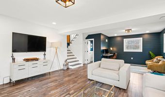 9817 FERNWOOD Rd, Bethesda, MD 20817