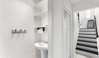 19- A W UHLER Ave, Alexandria, VA 22301