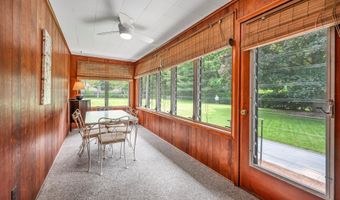 6 Woodlawn Dr, Cromwell, CT 06416