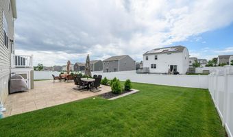 15 Half Hitch Rd, Barnegat, NJ 08005