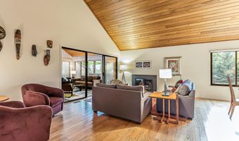 2 Haverhill Ct, Ann Arbor, MI 48105