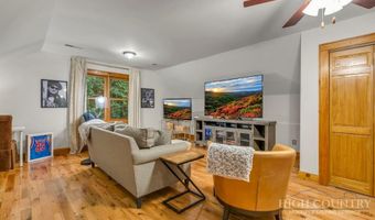 165 Leighway Ln, Banner Elk, NC 28604