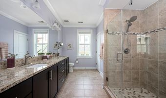 2216 MAIN LINE Blvd, Alexandria, VA 22301