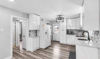 4719 25TH St N, Arlington, VA 22207