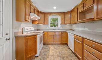 27 Lathrop Dr, Coventry, CT 06238