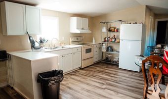 321 Mae Ln, Baxley, GA 31513