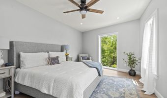 24 Amerescoggin Rd, Falmouth, ME 04105