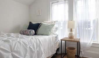 43 Howard St, Newport, RI 02840