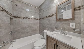 1614 R St SE, Washington, DC 20020